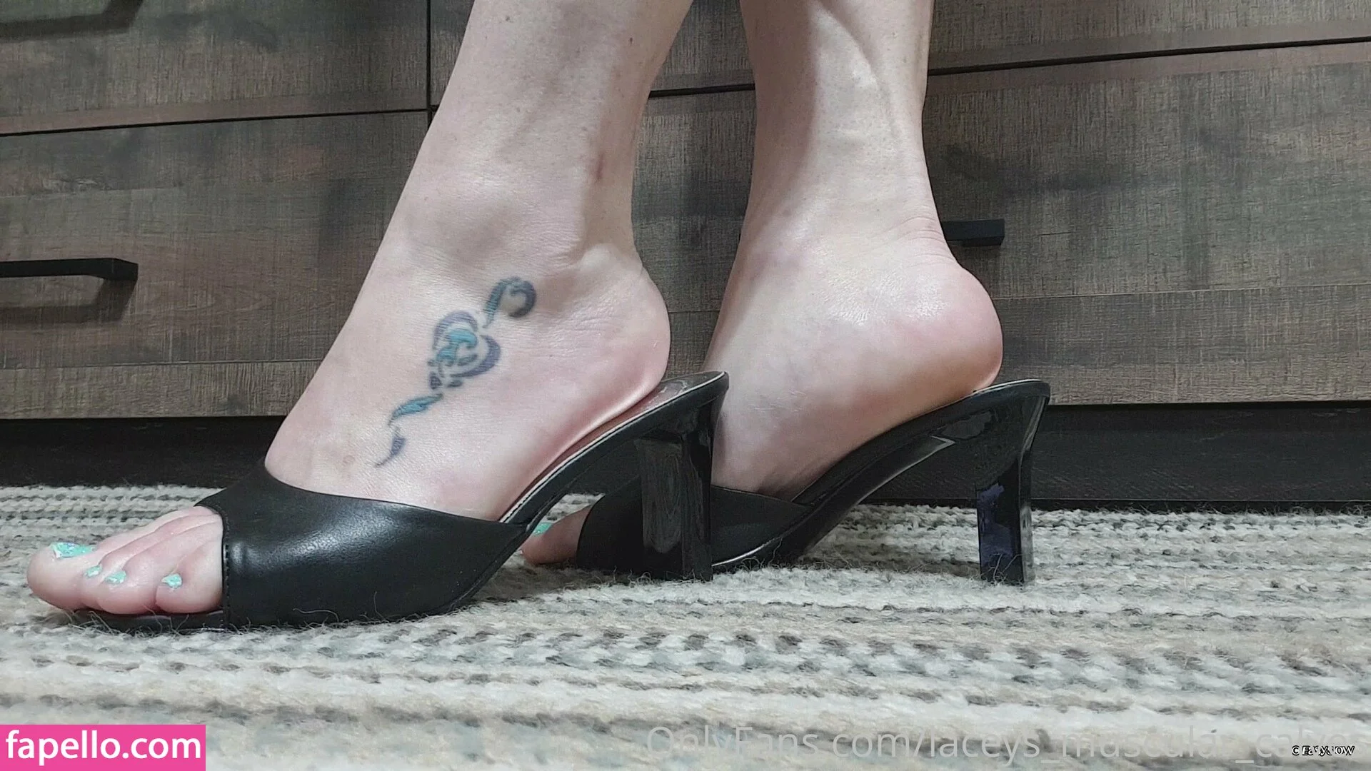 laceys_muscular_calves Onlyfans Photo Gallery 