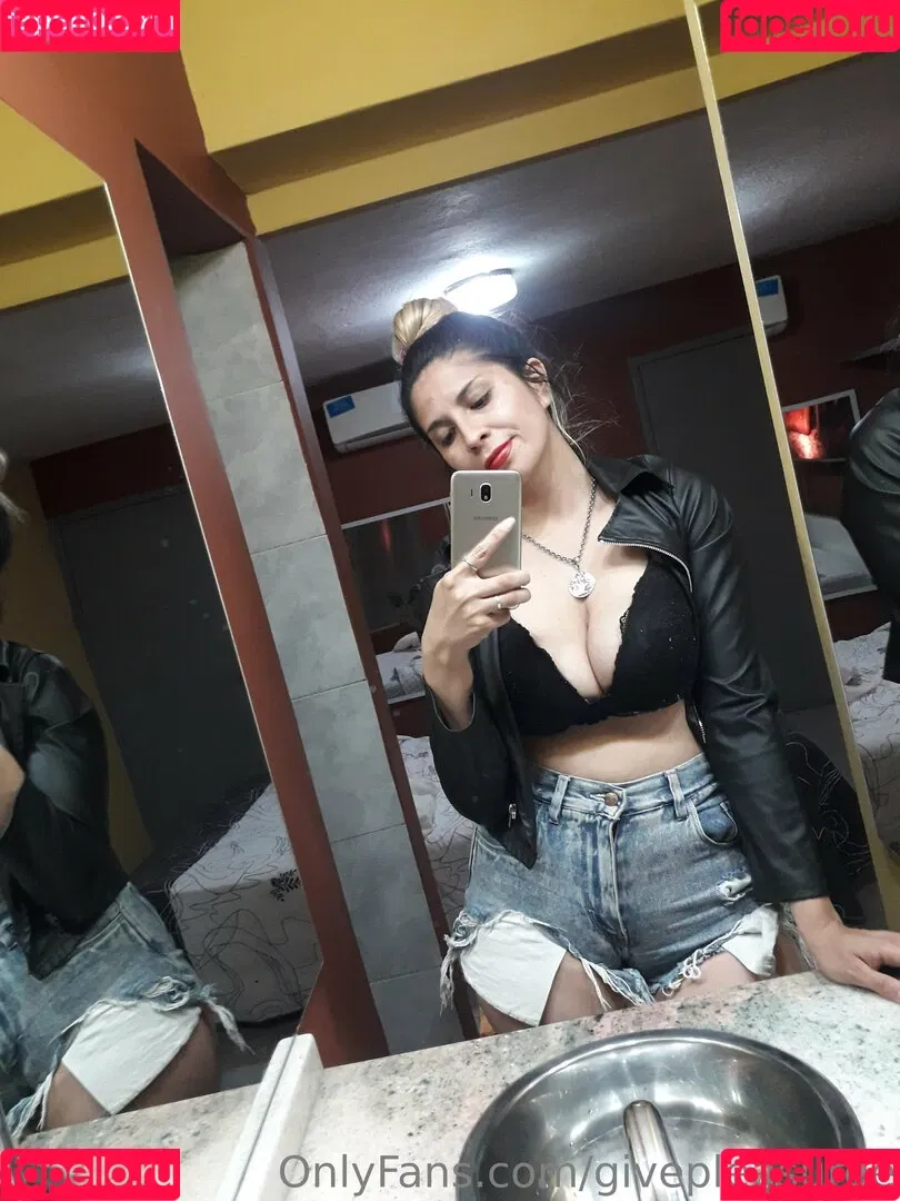 givepleasuree Onlyfans Photo Gallery 