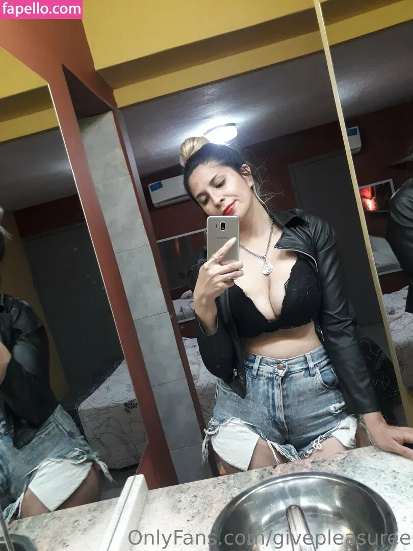 givepleasuree Onlyfans Photo Gallery 