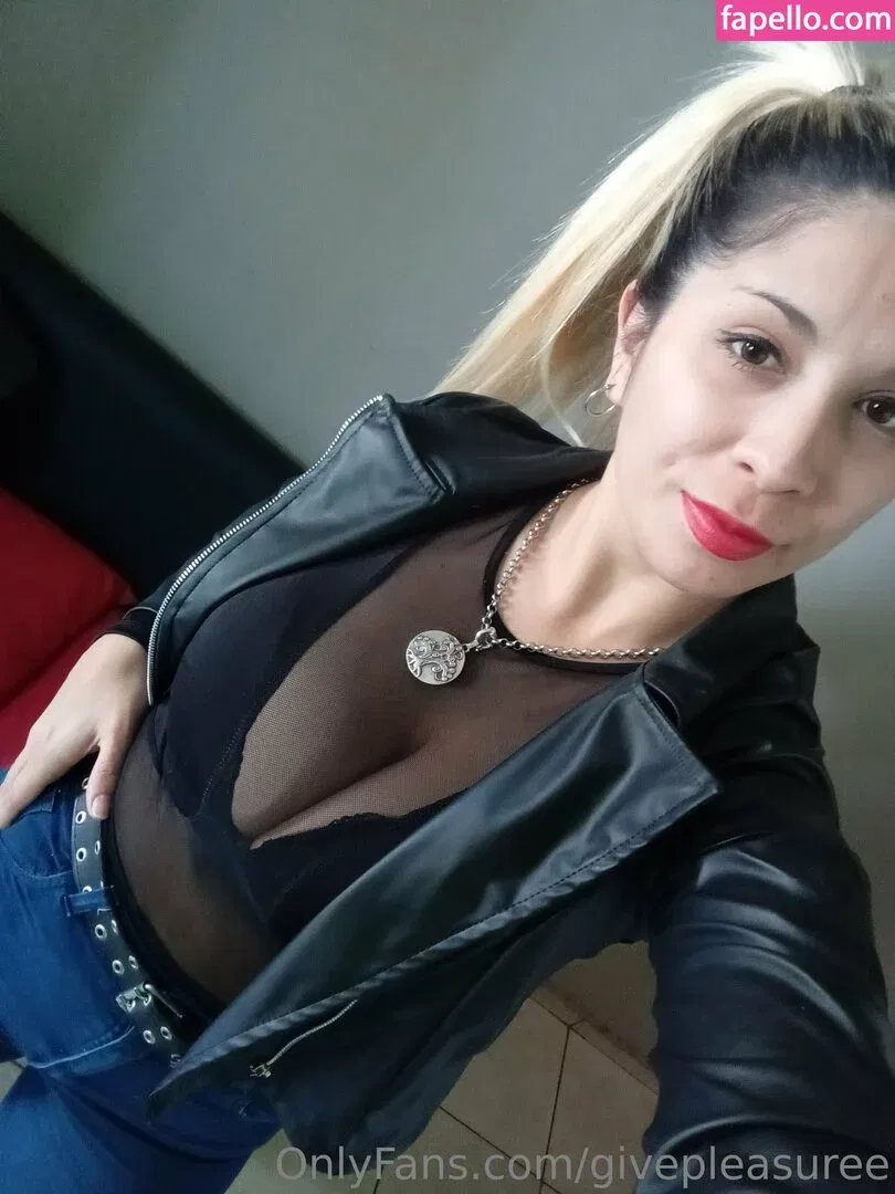 givepleasuree Onlyfans Photo Gallery 