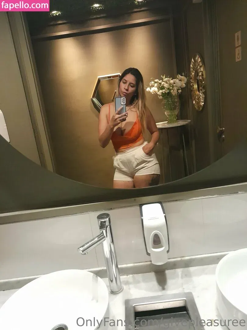 givepleasuree Onlyfans Photo Gallery 