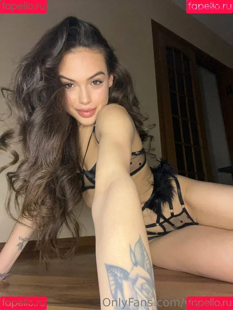 vivi_torn Onlyfans Photo Gallery 