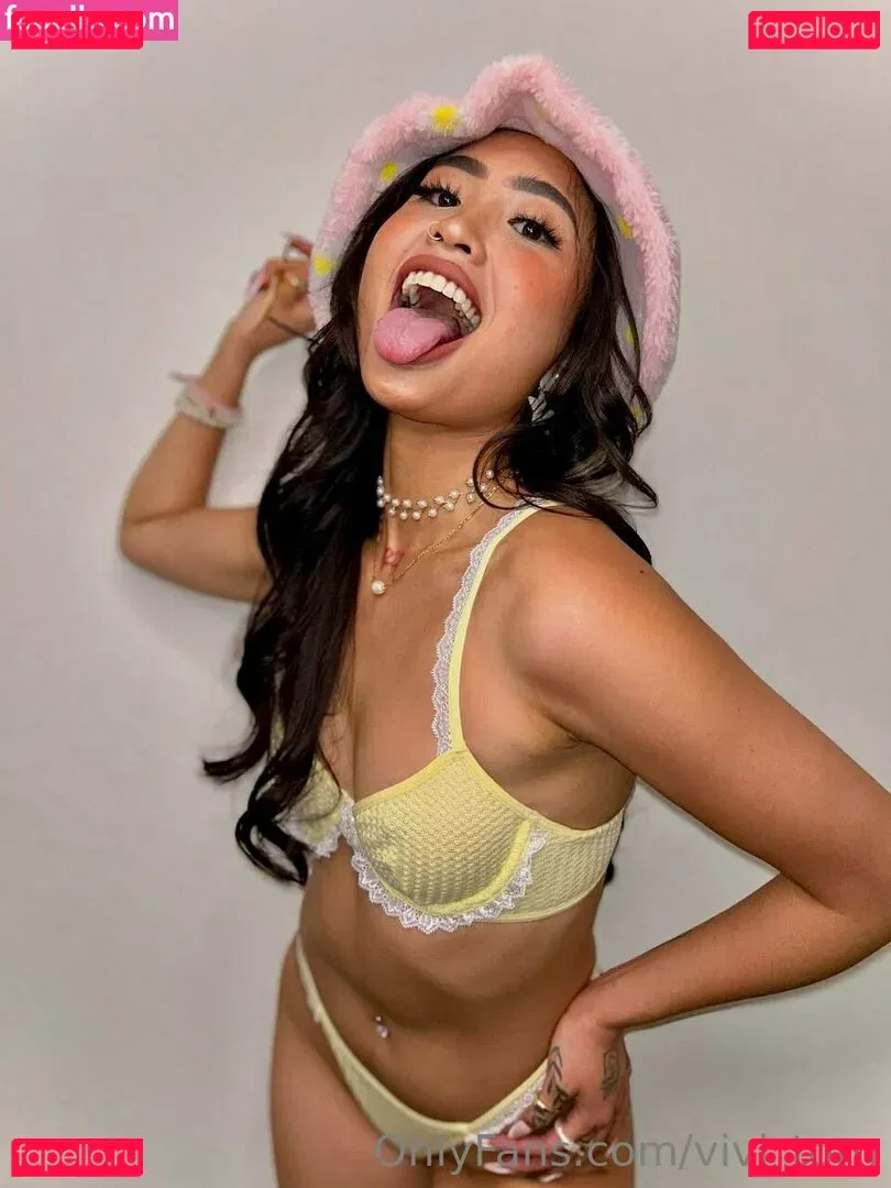 vivi_torn Onlyfans Photo Gallery 