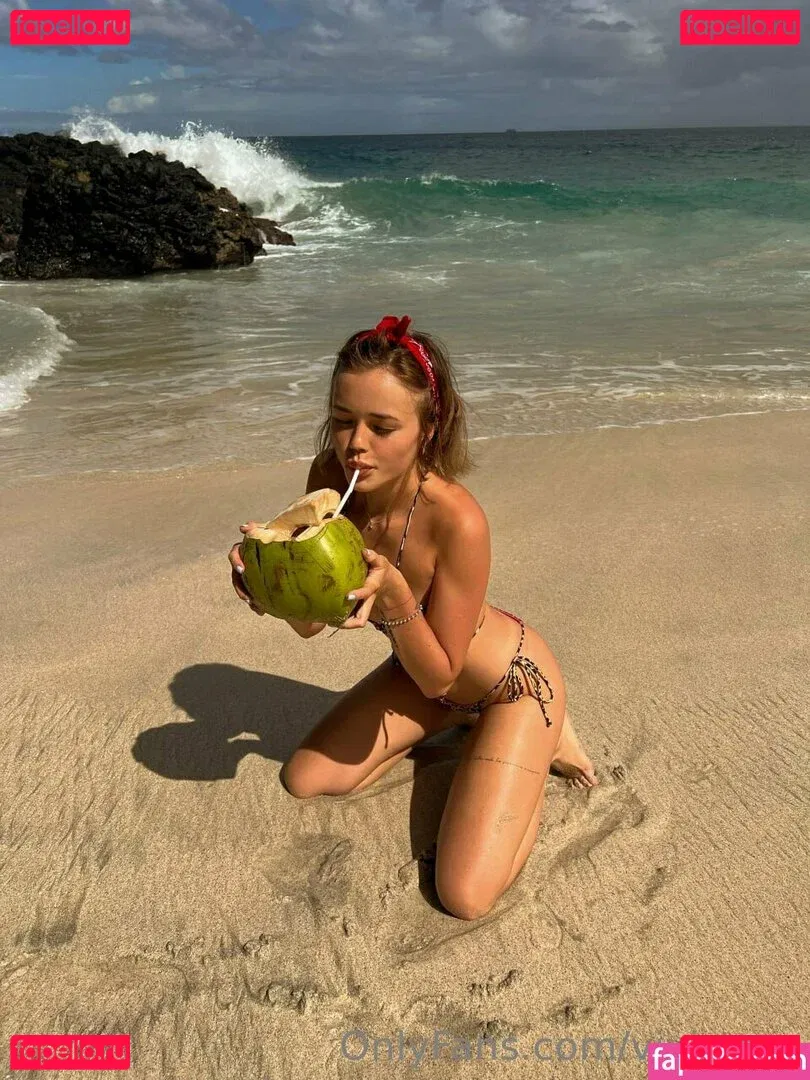 vivi_torn Onlyfans Photo Gallery 