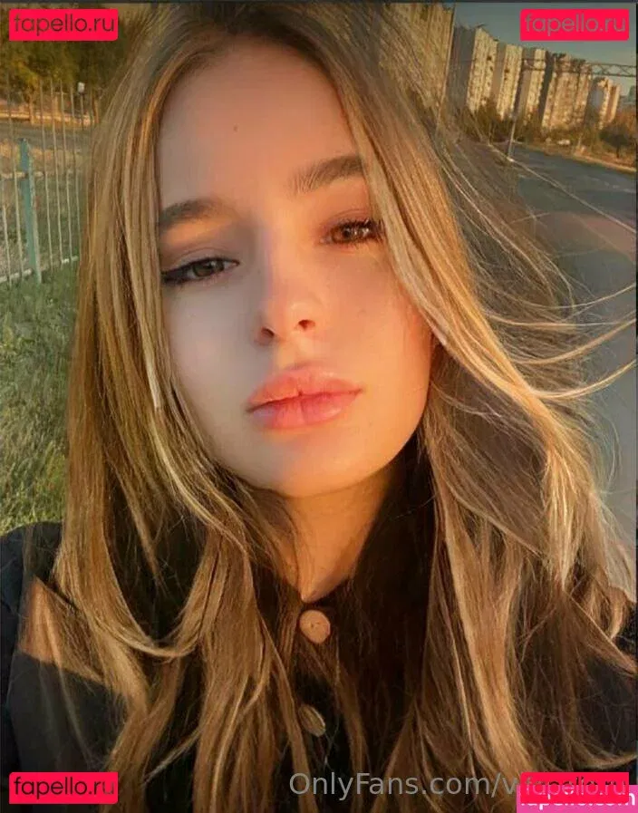 vivi_torn Onlyfans Photo Gallery 