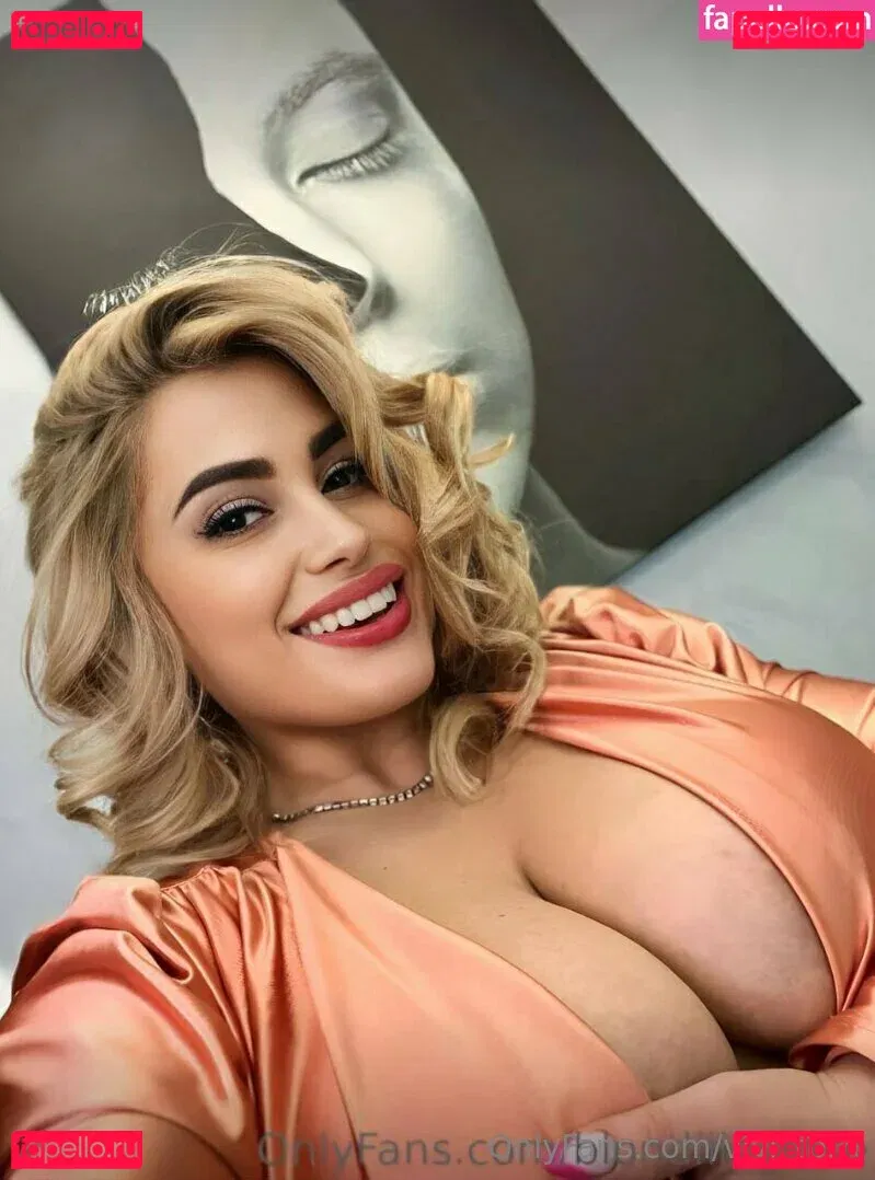 vivi_torn Onlyfans Photo Gallery 