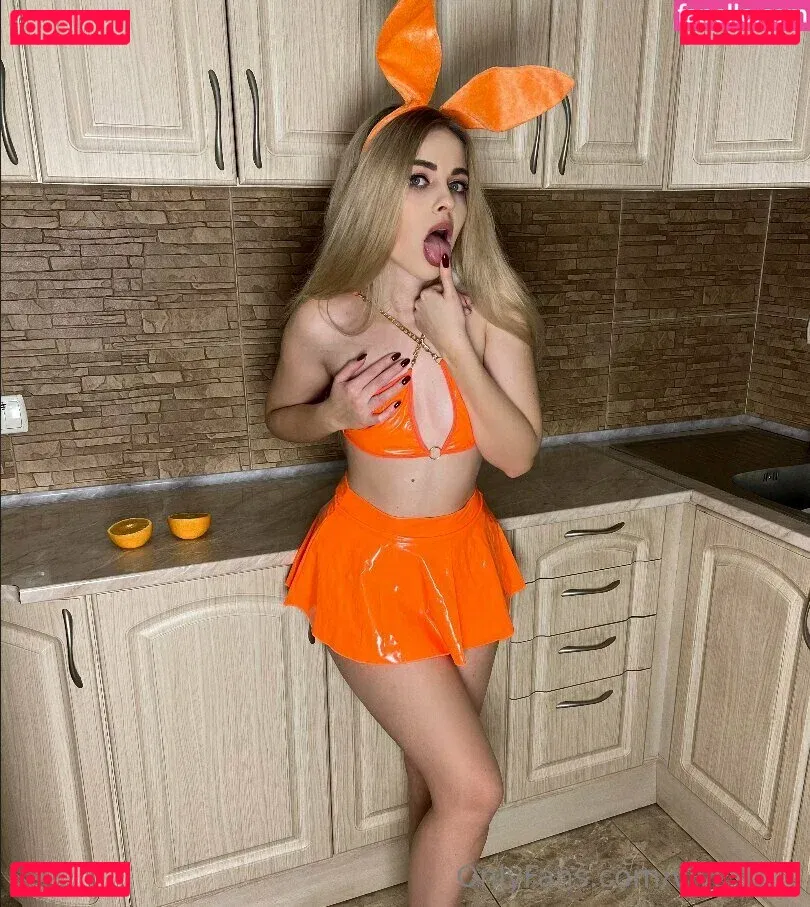 vivi_torn Onlyfans Photo Gallery 