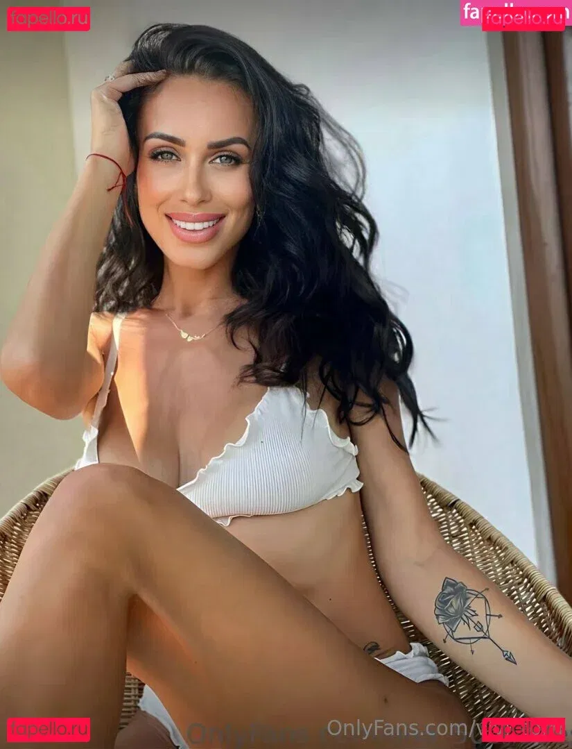 vivi_torn Onlyfans Photo Gallery 