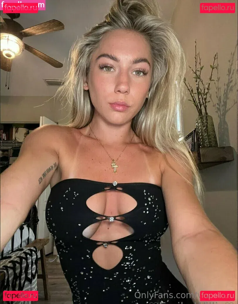 vivi_torn Onlyfans Photo Gallery 