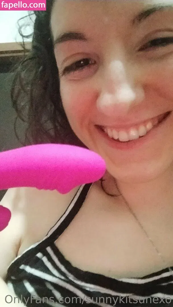 sunnykitsunexo Onlyfans Photo Gallery 