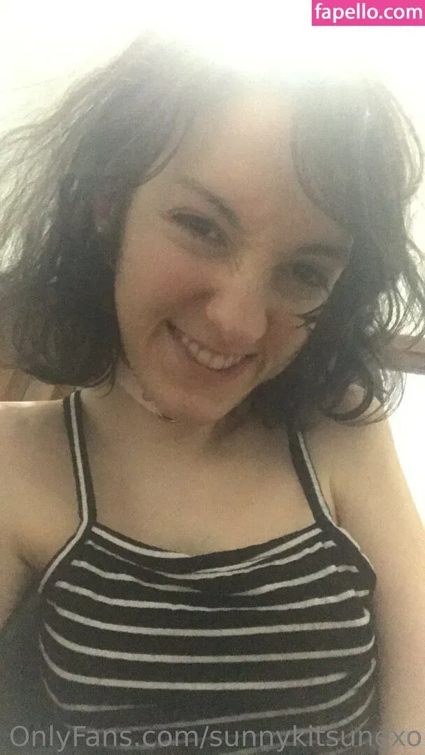 sunnykitsunexo Onlyfans Photo Gallery 