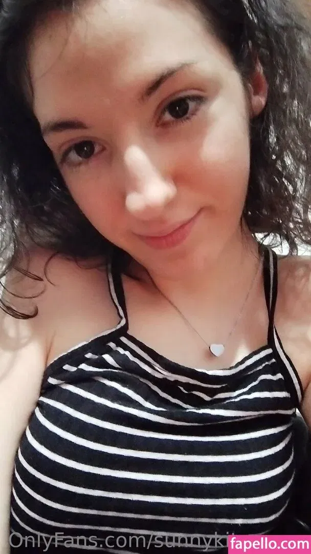 sunnykitsunexo Onlyfans Photo Gallery 