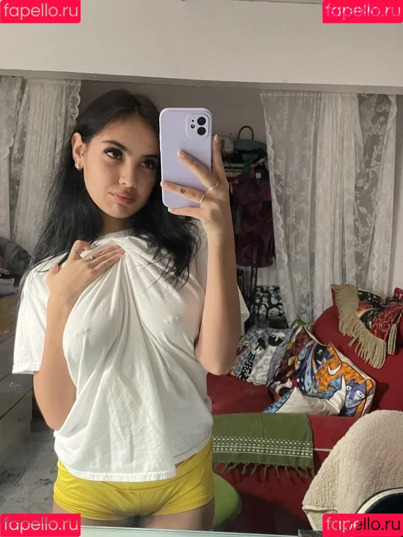 Emilia Onlyfans Photo Gallery 