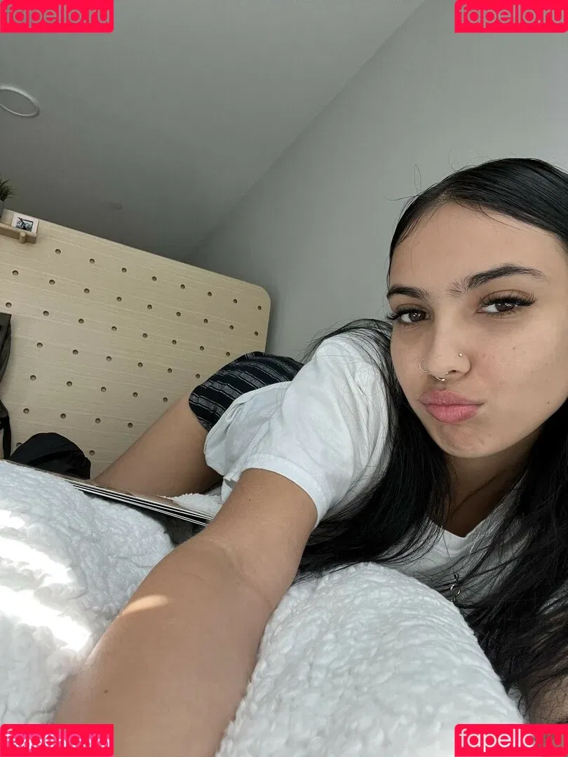 Emilia Onlyfans Photo Gallery 