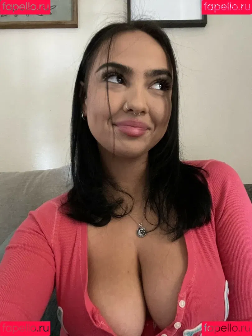 Emilia Onlyfans Photo Gallery 