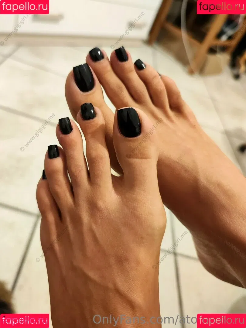 atomictoez Onlyfans Photo Gallery 