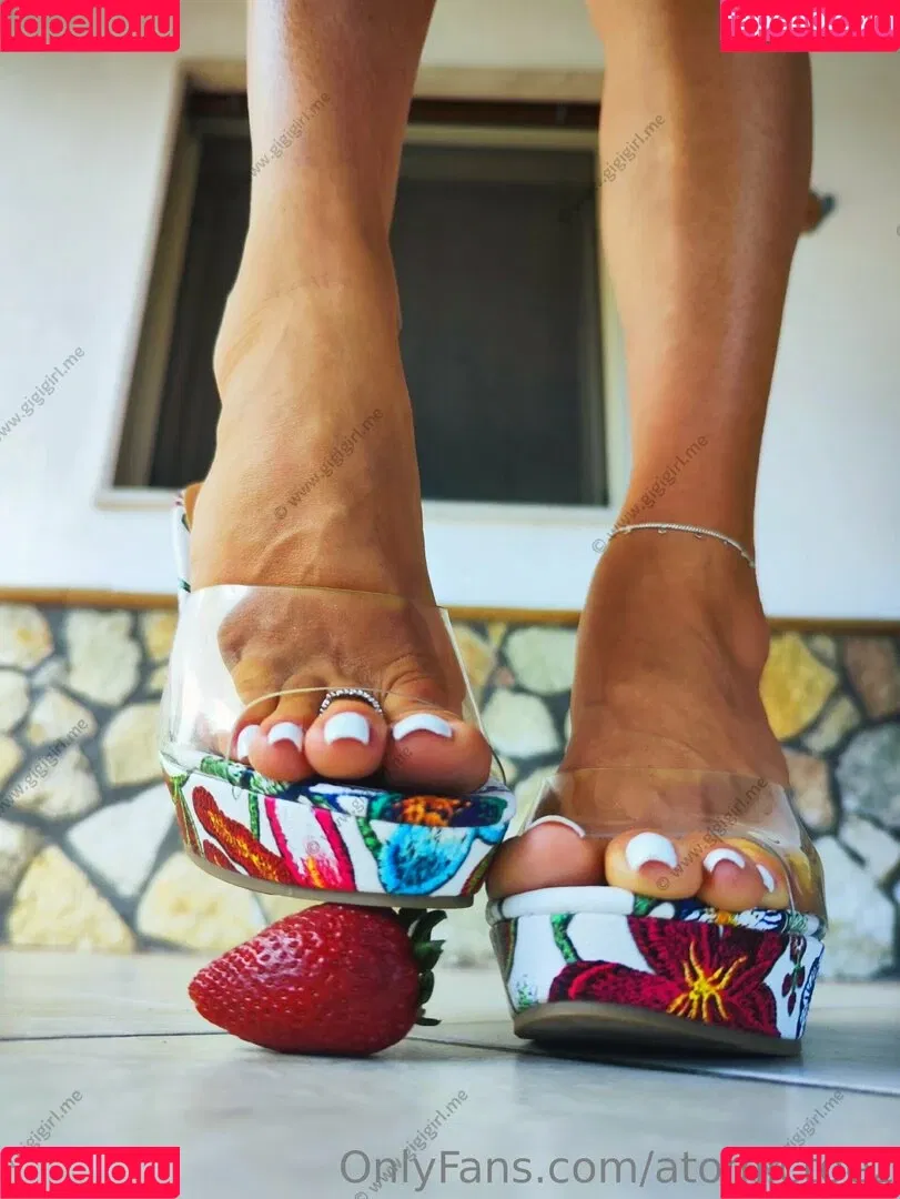 atomictoez Onlyfans Photo Gallery 
