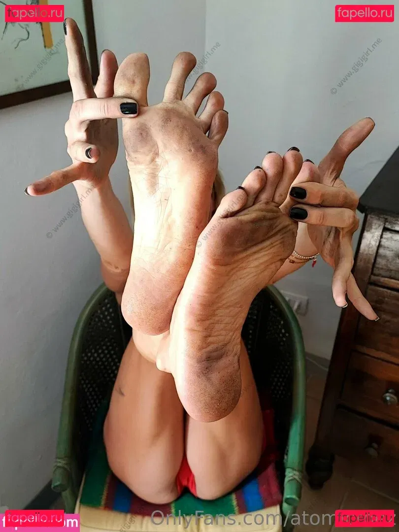 atomictoez Onlyfans Photo Gallery 