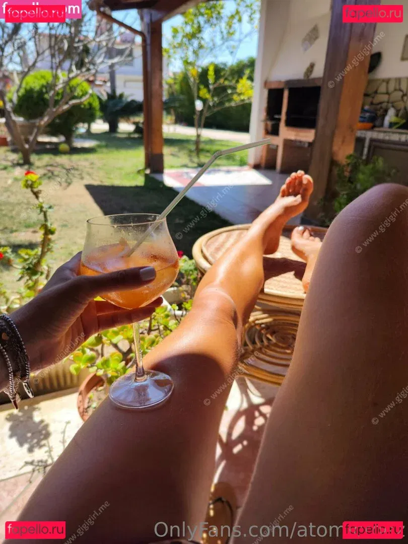 atomictoez Onlyfans Photo Gallery 