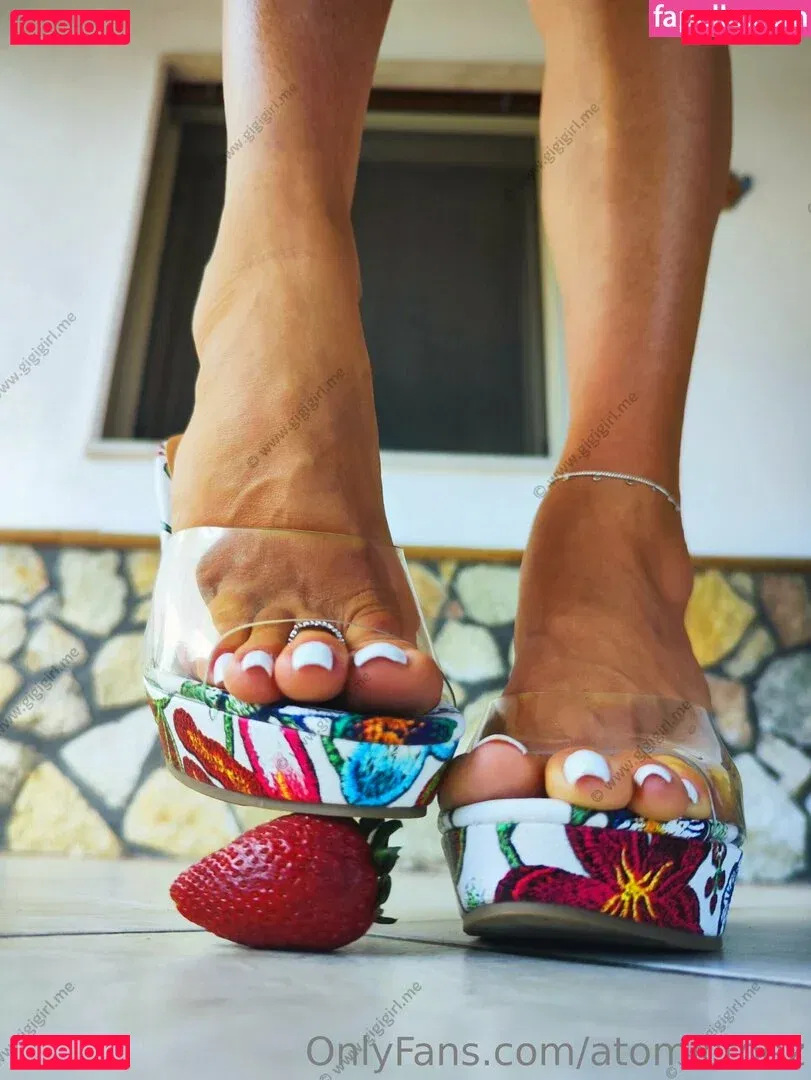 atomictoez Onlyfans Photo Gallery 