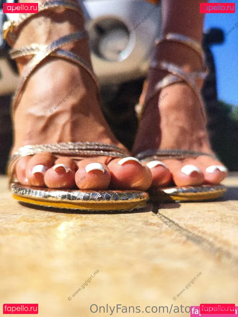 atomictoez Onlyfans Photo Gallery 