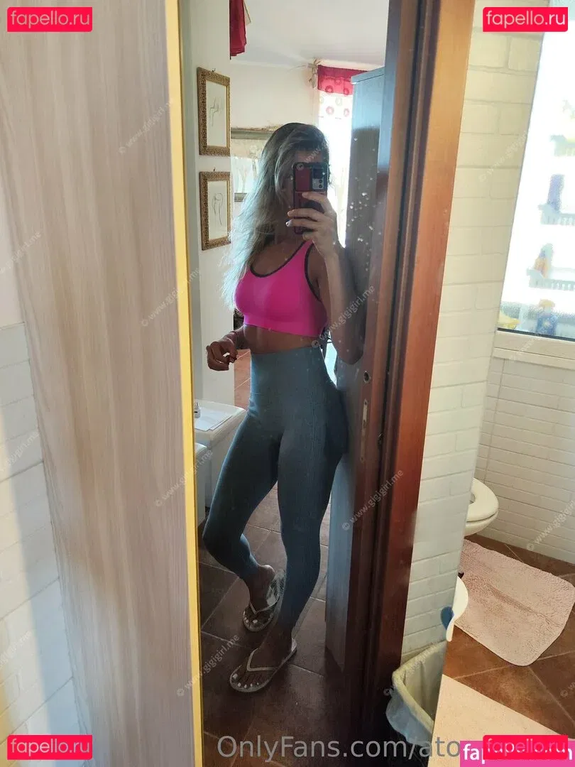 atomictoez Onlyfans Photo Gallery 