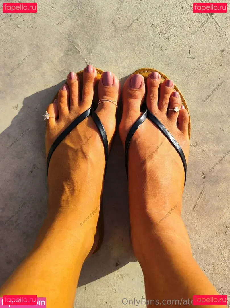 atomictoez Onlyfans Photo Gallery 