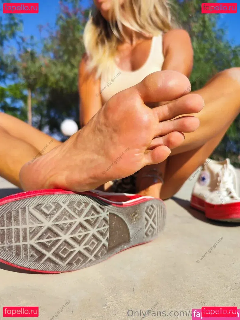 atomictoez Onlyfans Photo Gallery 