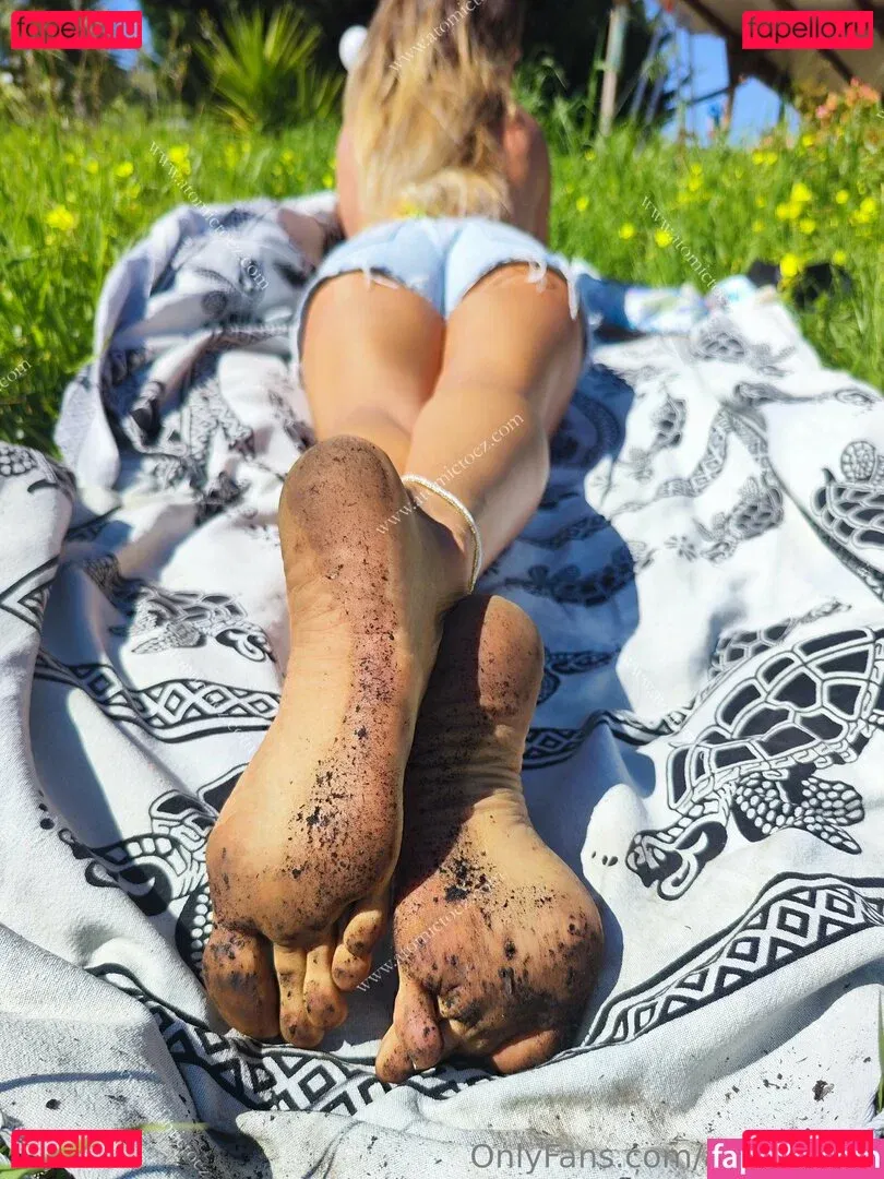 atomictoez Onlyfans Photo Gallery 