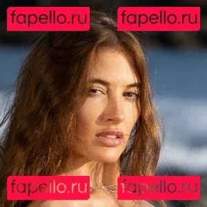 Taya Vais Onlyfans Photo Gallery 