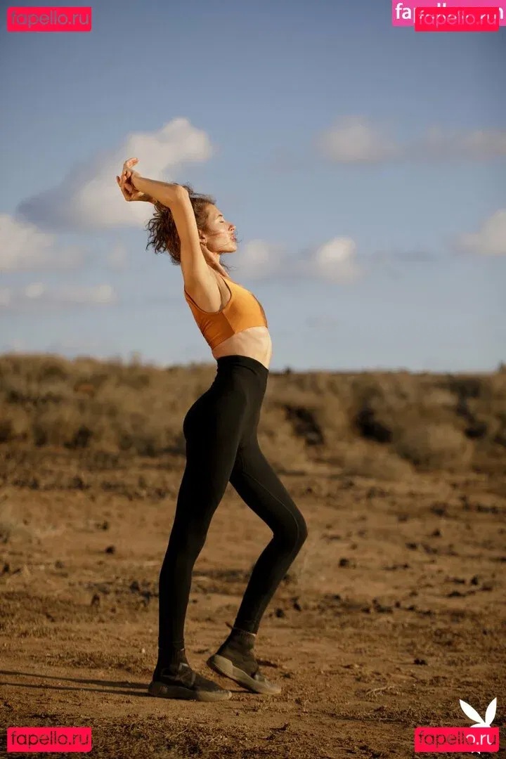 Taya Vais Onlyfans Photo Gallery 