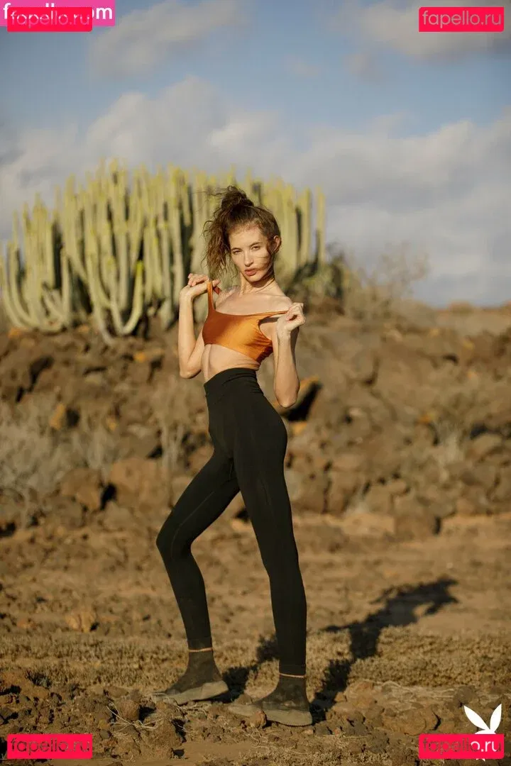 Taya Vais Onlyfans Photo Gallery 