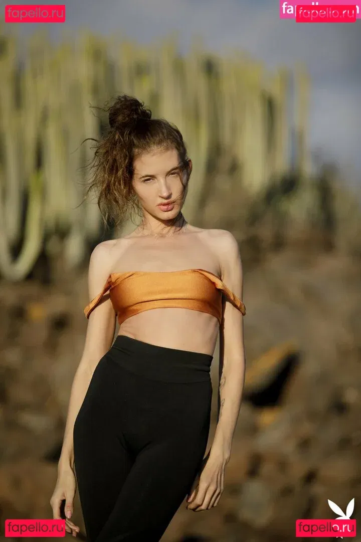 Taya Vais Onlyfans Photo Gallery 