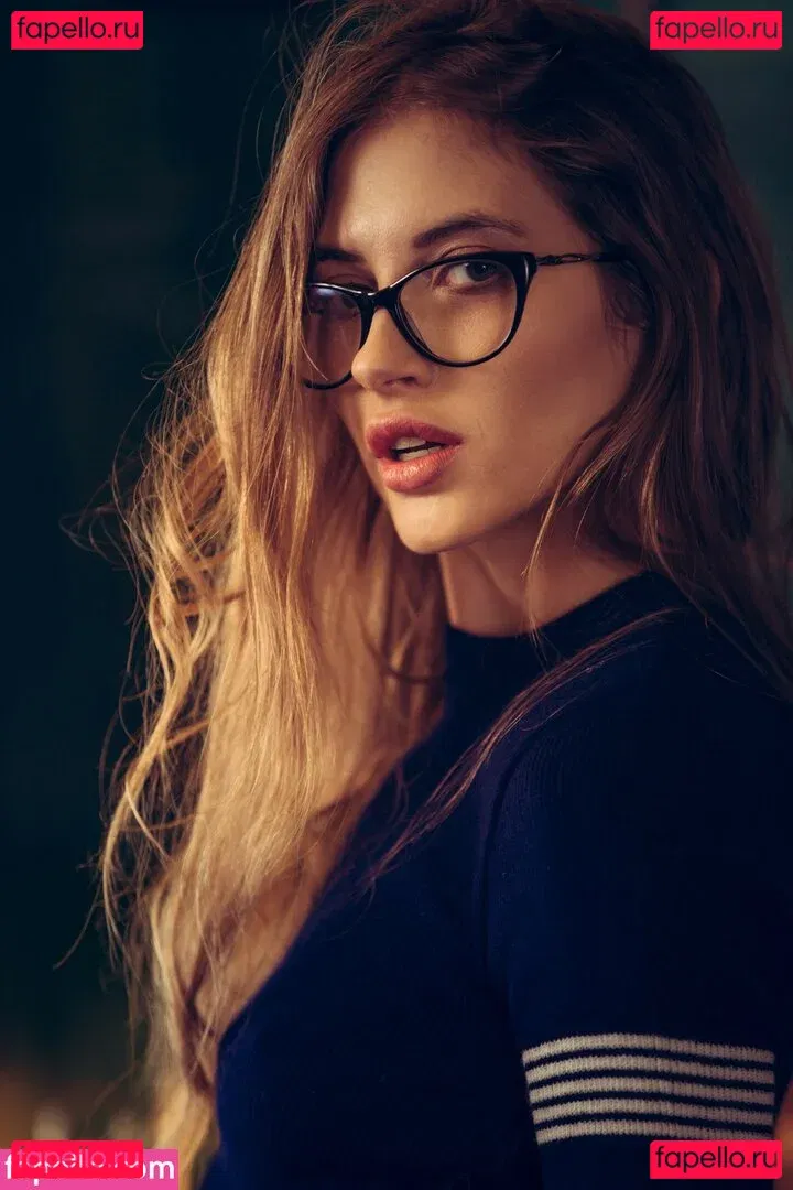 Taya Vais Onlyfans Photo Gallery 