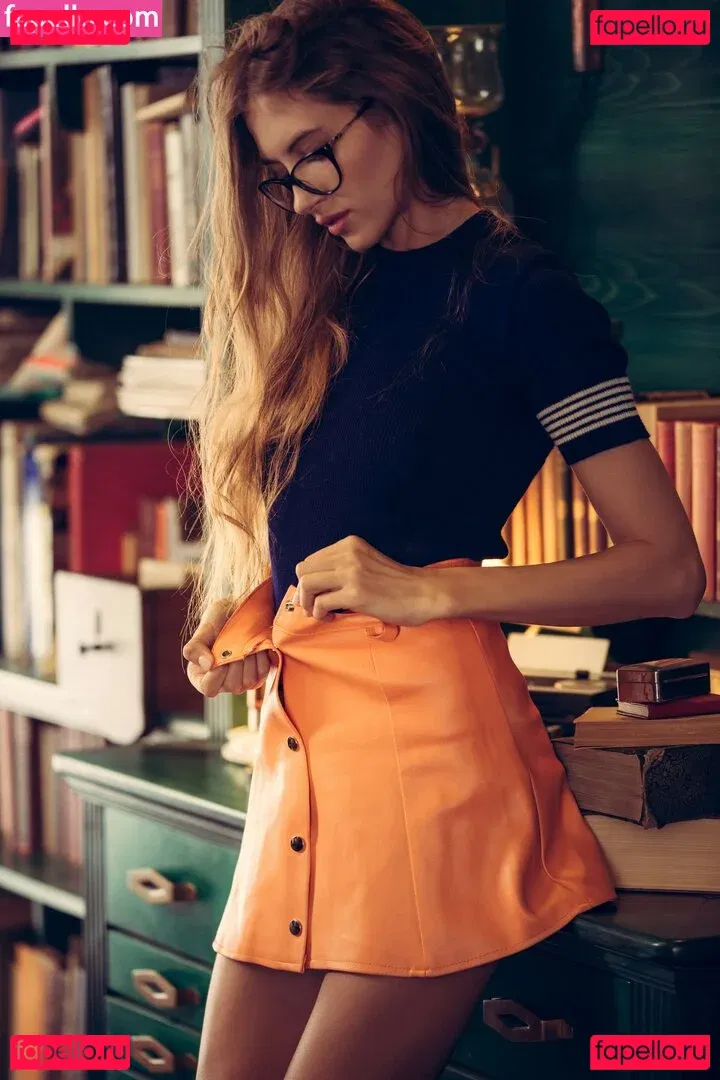 Taya Vais Onlyfans Photo Gallery 