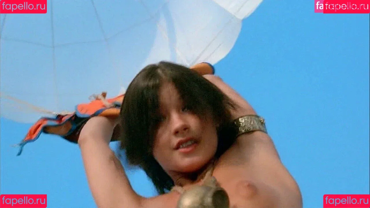 Catherine Zeta-Jones Onlyfans Photo Gallery 