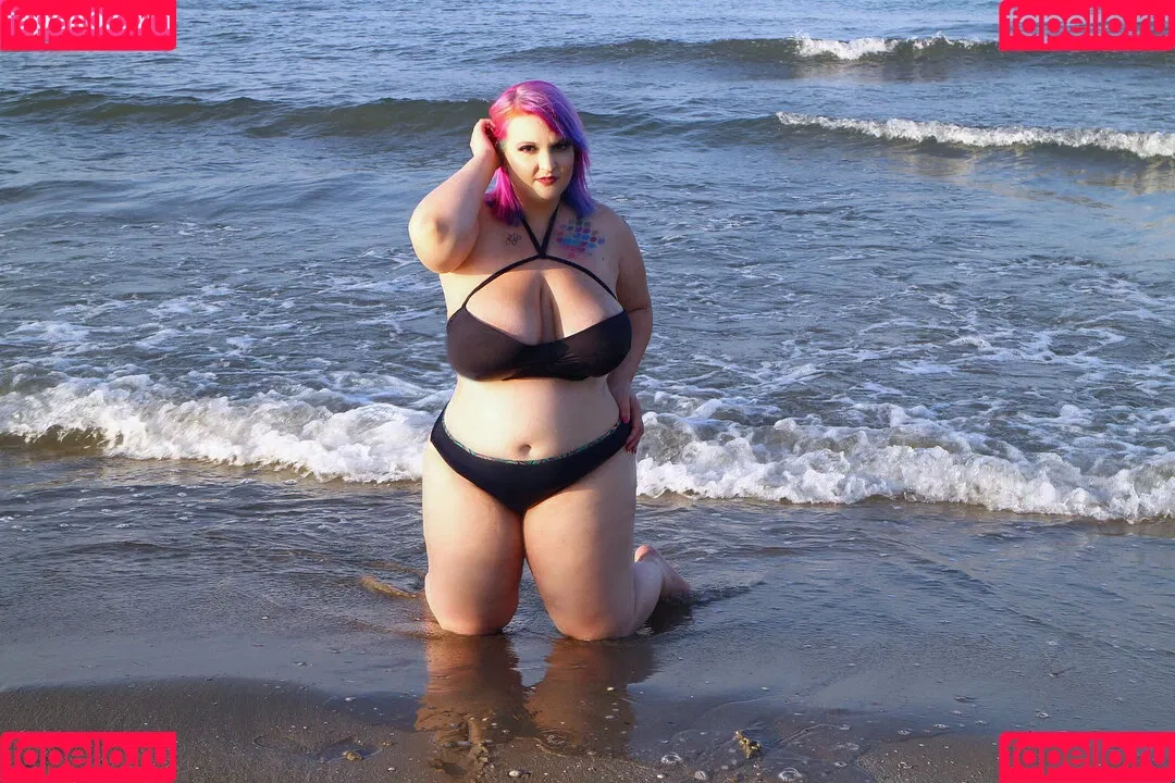 Hilary Ilariaa Onlyfans Photo Gallery 