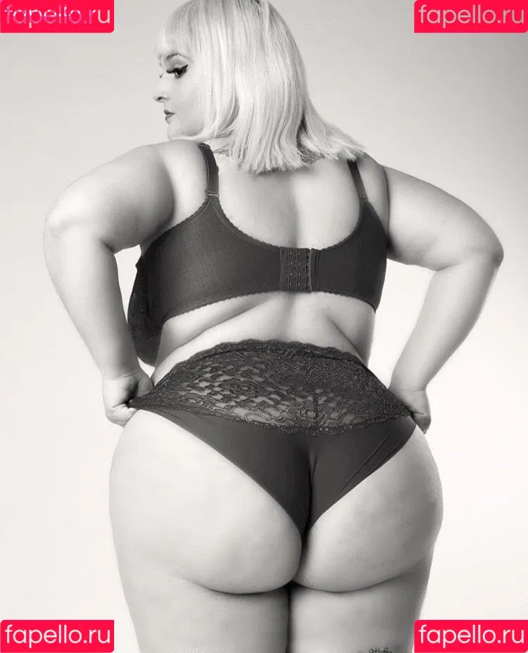 Hilary Ilariaa Onlyfans Photo Gallery 