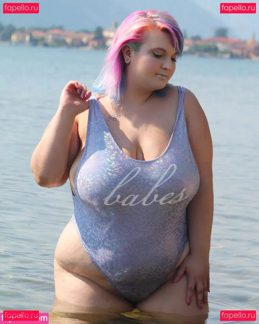 Hilary Ilariaa Onlyfans Photo Gallery 