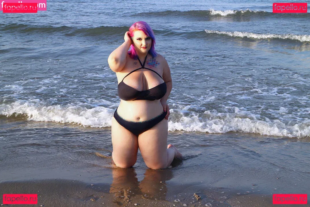 Hilary Ilariaa Onlyfans Photo Gallery 