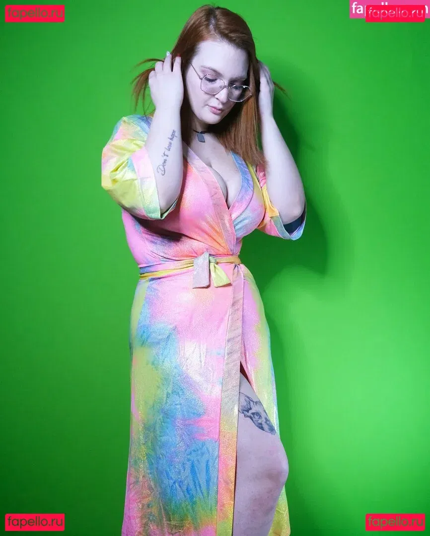 Hilary Ilariaa Onlyfans Photo Gallery 