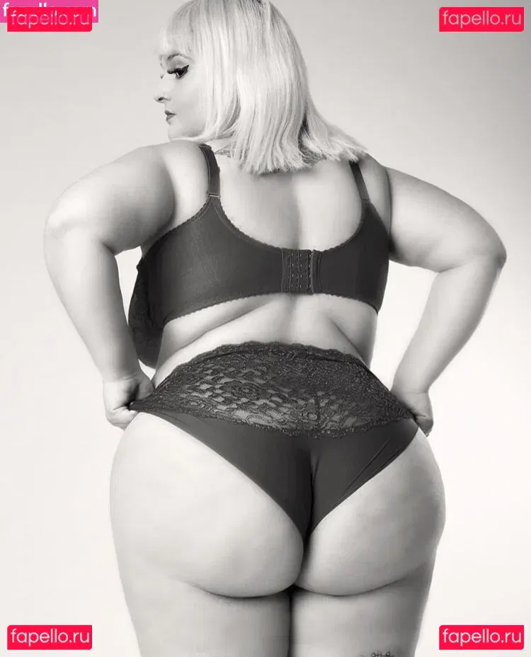 Hilary Ilariaa Onlyfans Photo Gallery 