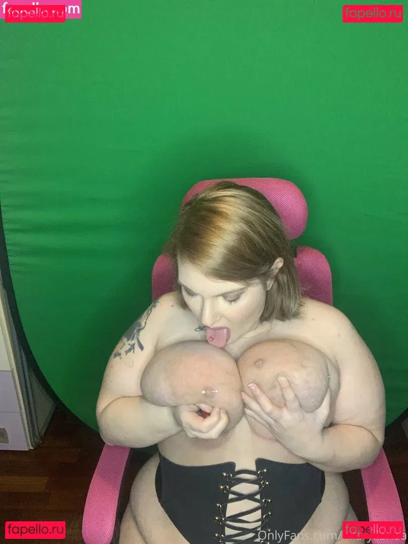 Hilary Ilariaa Onlyfans Photo Gallery 