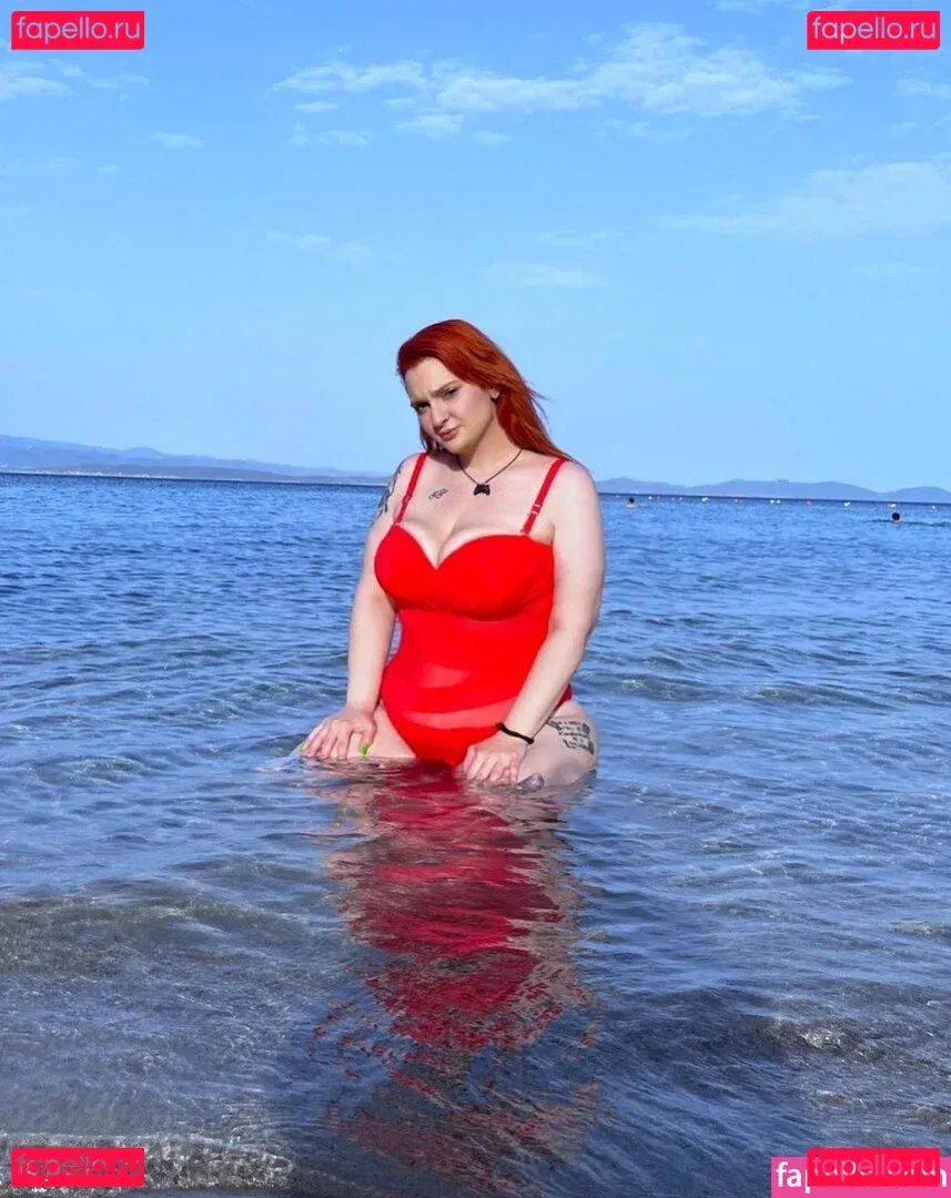 Hilary Ilariaa Onlyfans Photo Gallery 