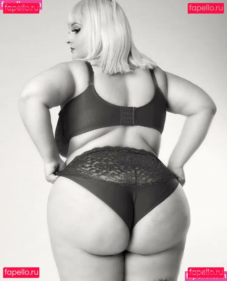 Hilary Ilariaa Onlyfans Photo Gallery 