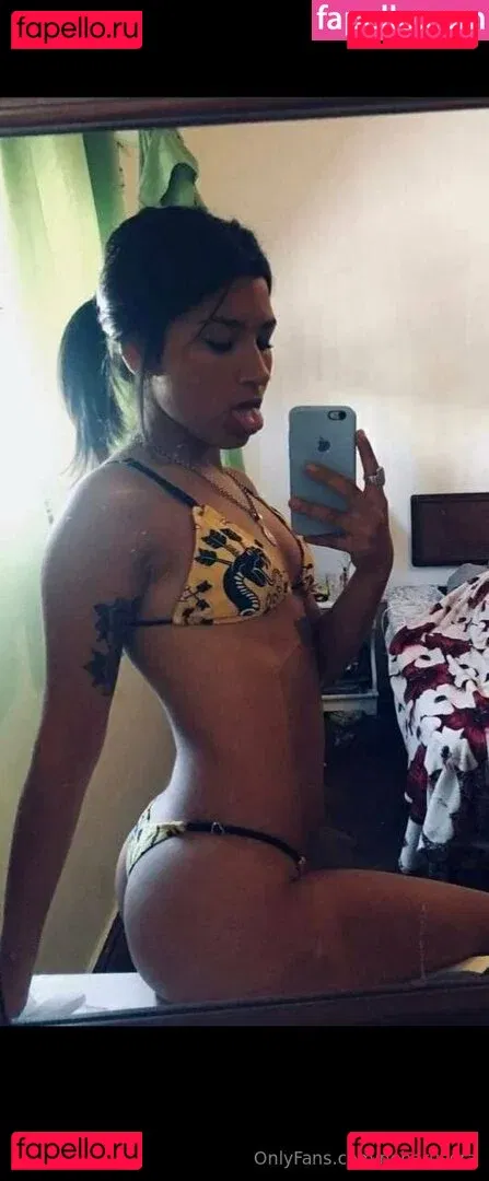 nobarusora Onlyfans Photo Gallery 