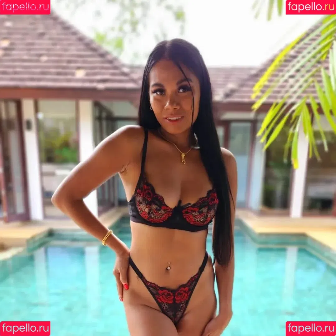 Morena Mitch Onlyfans Photo Gallery 