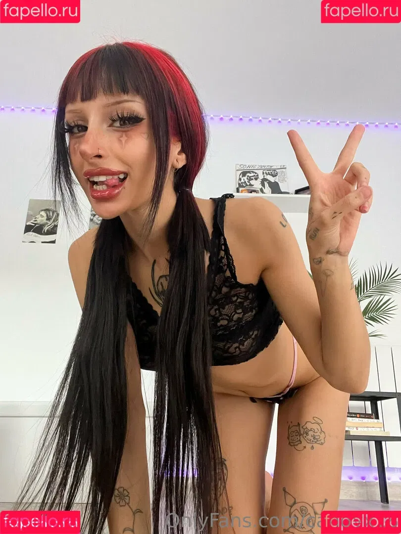 candyx18 Onlyfans Photo Gallery 