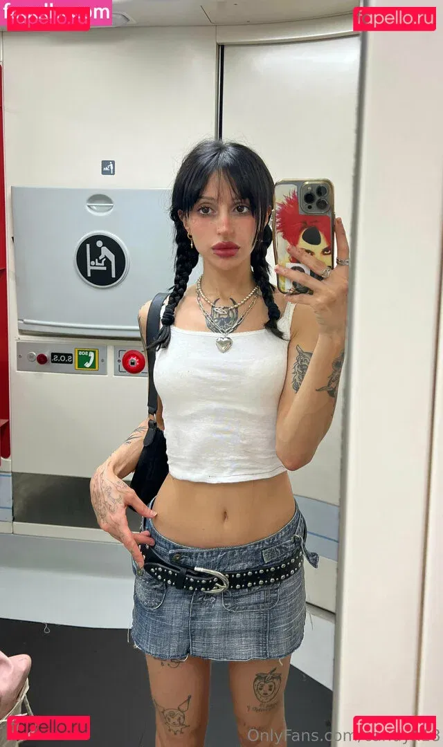 candyx18 Onlyfans Photo Gallery 