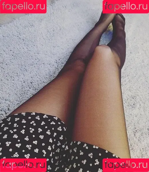 LittleBee Onlyfans Photo Gallery 